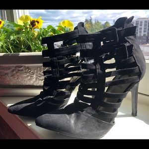 Black leather ankle pumps